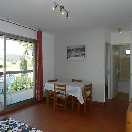 Апартаменты 2 Pieces Avec Terrasse Et Parking Au Lavandou - Fr-1-251-894 *