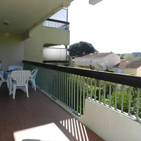 Апартаменты 2 Pieces Avec Terrasse Et Parking Au Lavandou - Fr-1-251-894 *